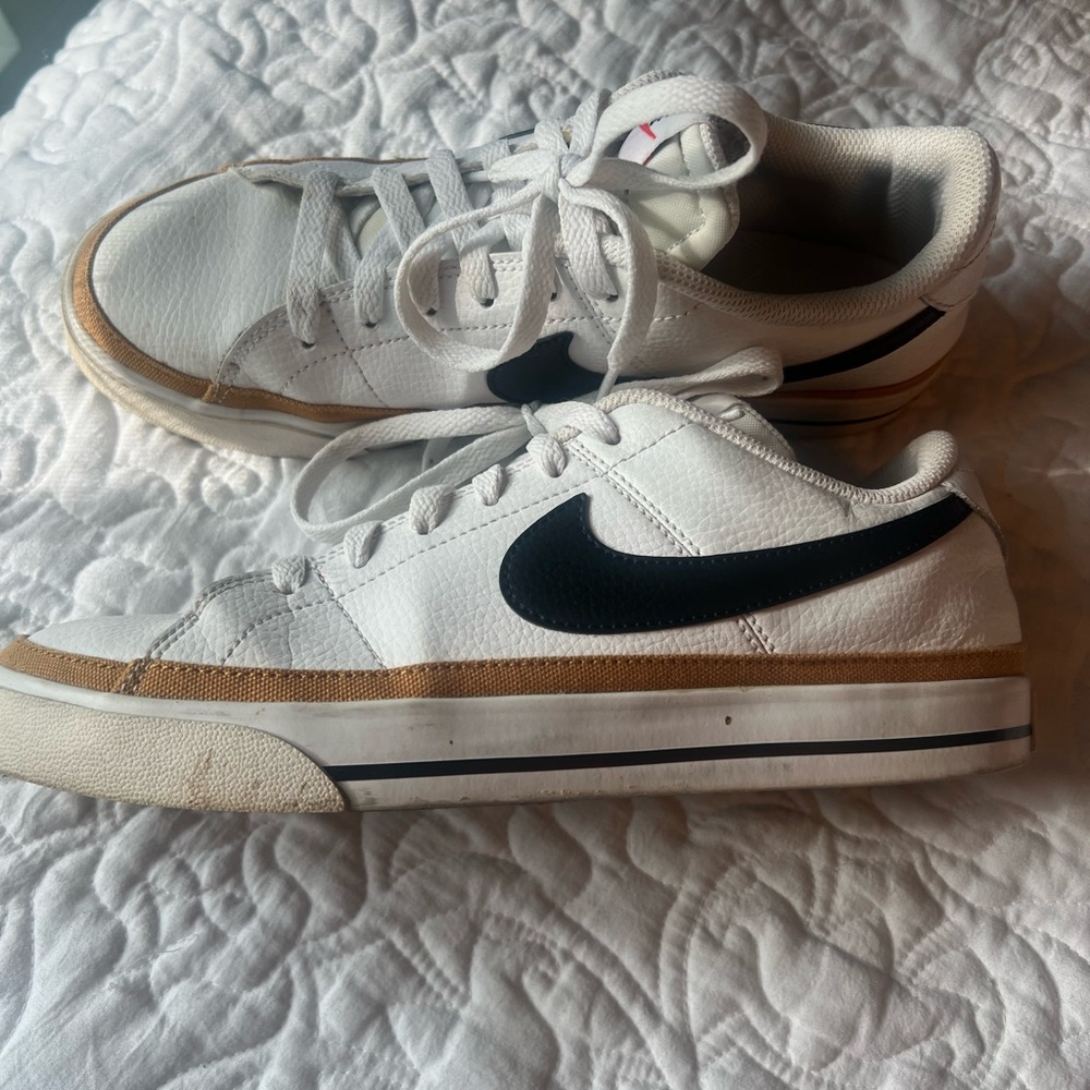 Nike Men's White and Black Sneakers with Tan Accents